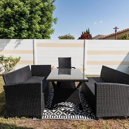 Holiday home Duplex Romantique Sur Le Bassin *